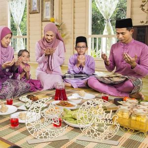 ARS® Pack of 2 Wooden Eid Mubarak Ramadan Kareem Decorations Eid Table Sign Moon Hollow Star Freestanding Table Centrepiece Hanging Ornaments Table Decoration for Muslim Islam Table Decoration - Image 6