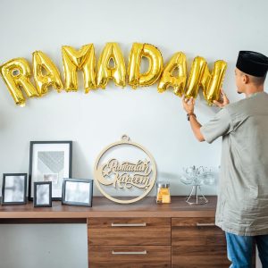 ARS® Eid Mubarak Decoration Wooden Ramadan Kareem Door Sign Round Al Fitr Hollow Wood Hanging Islam Wall Pendant for Muslim Home Room Happy Party Supplies - Image 6